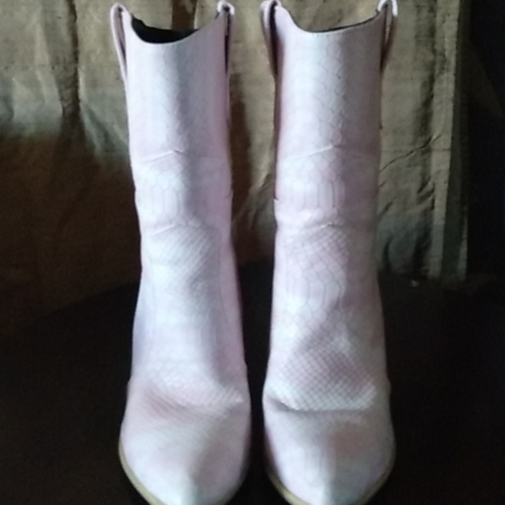 Ladies snake skin boots. Size8 excellent condition.